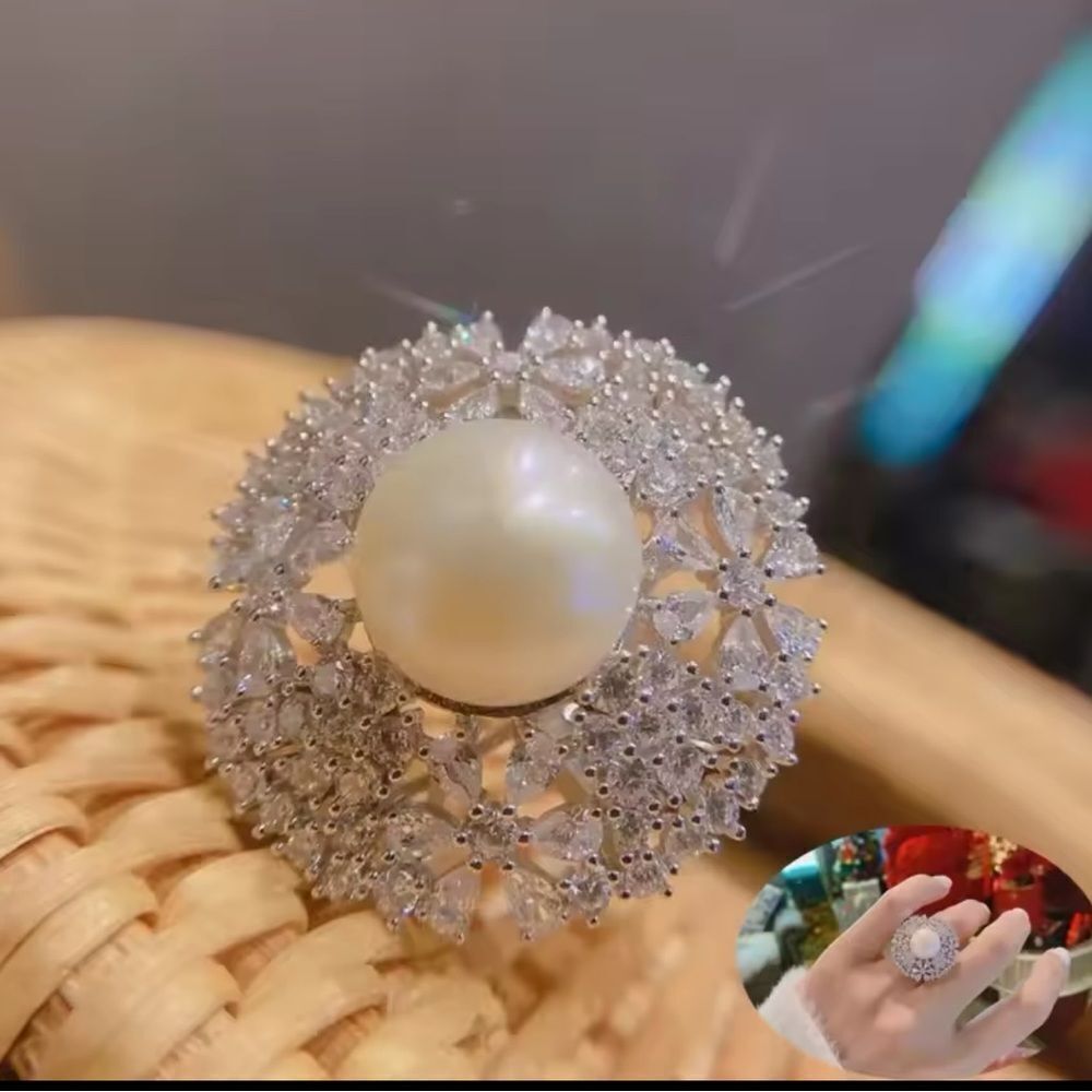 Elegant Pearl & AAA Cubic Zirconia Statement Ring - Picture 5 of 7